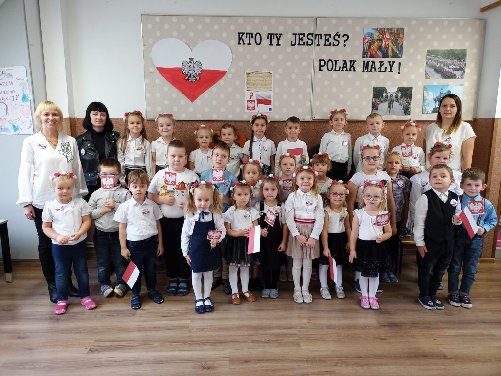Narodowe Święto Niepodległości "Szkoła do hymnu"; Przedszkole