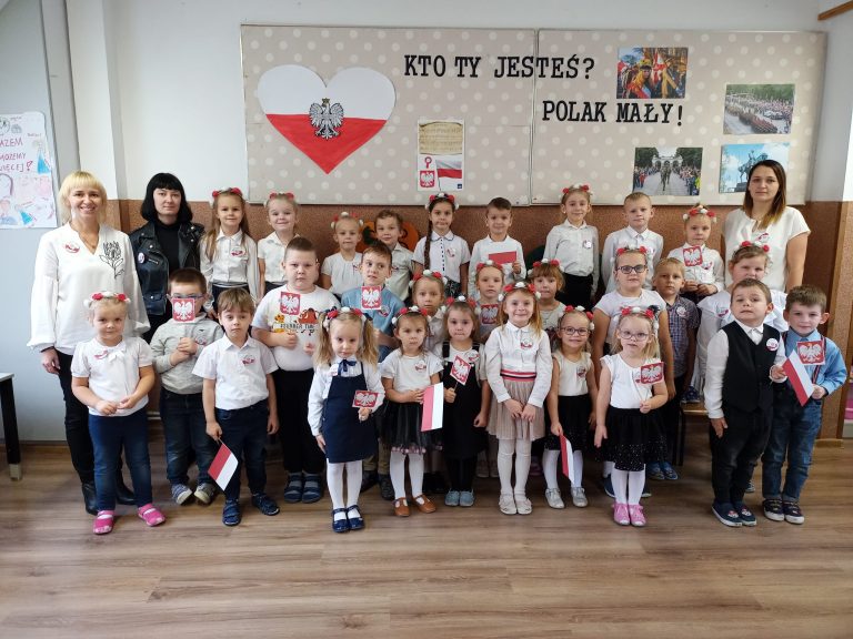 Narodowe Święto Niepodległości "Szkoła do hymnu"; Przedszkole