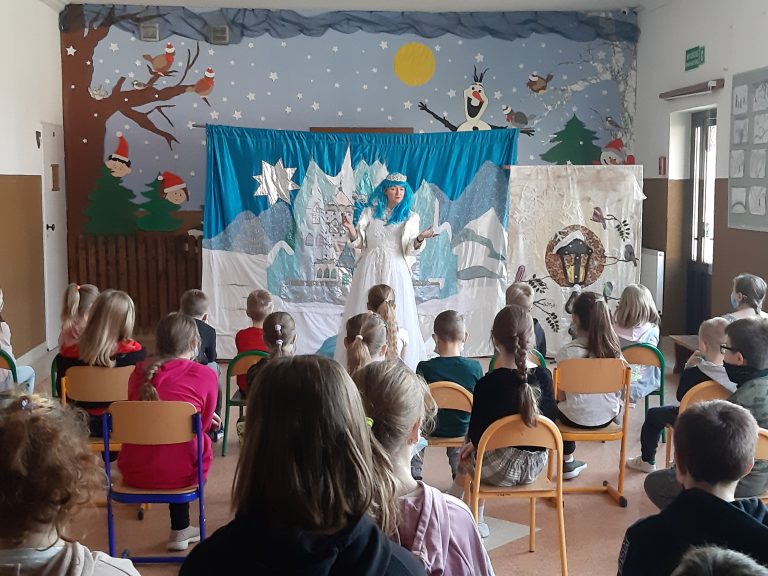 Spektakl “Elsa w krainie lodu”
