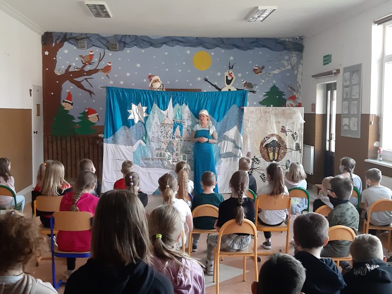 Spektakl “Elsa w krainie lodu”
