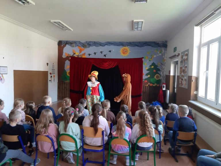 Spektakle profilaktyczne w naszej szkole