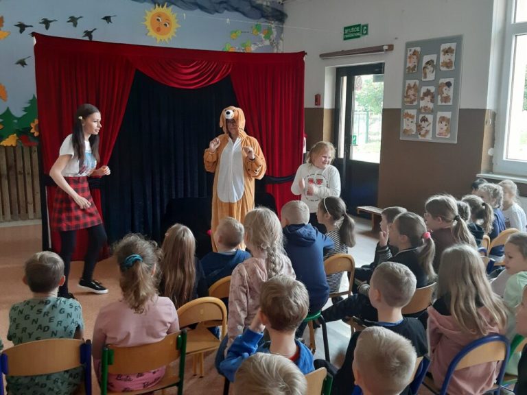 Spektakle profilaktyczne w naszej szkole