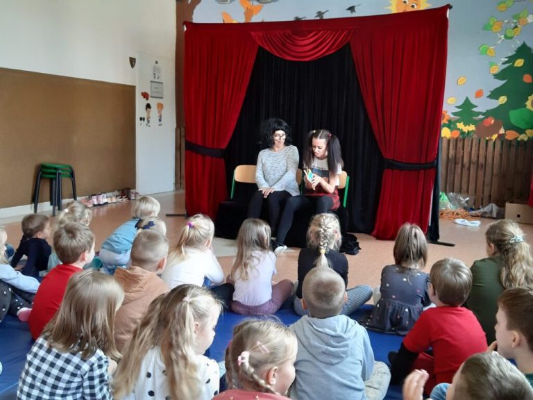 Spektakle profilaktyczne w naszej szkole