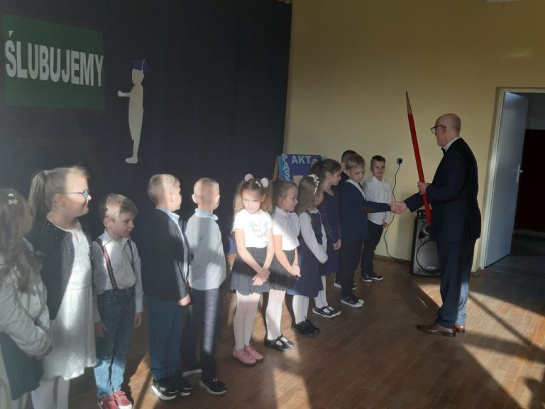 Uroczystość pasowania na ucznia