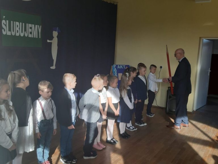 Uroczystość pasowania na ucznia