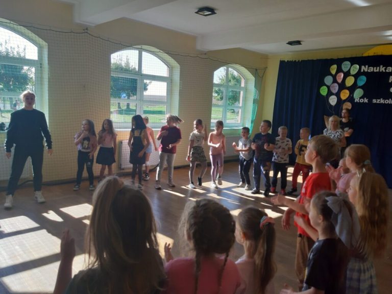 Taneczne zajęcia pokazowe
