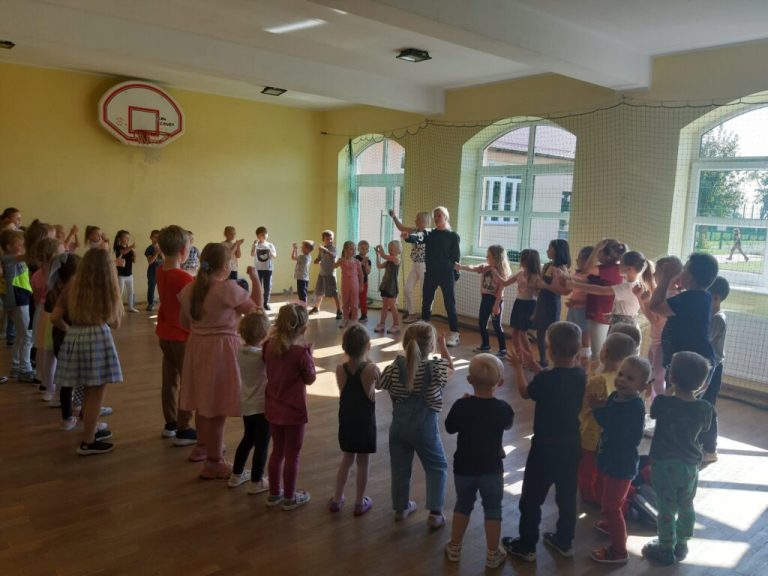 Taneczne zajęcia pokazowe
